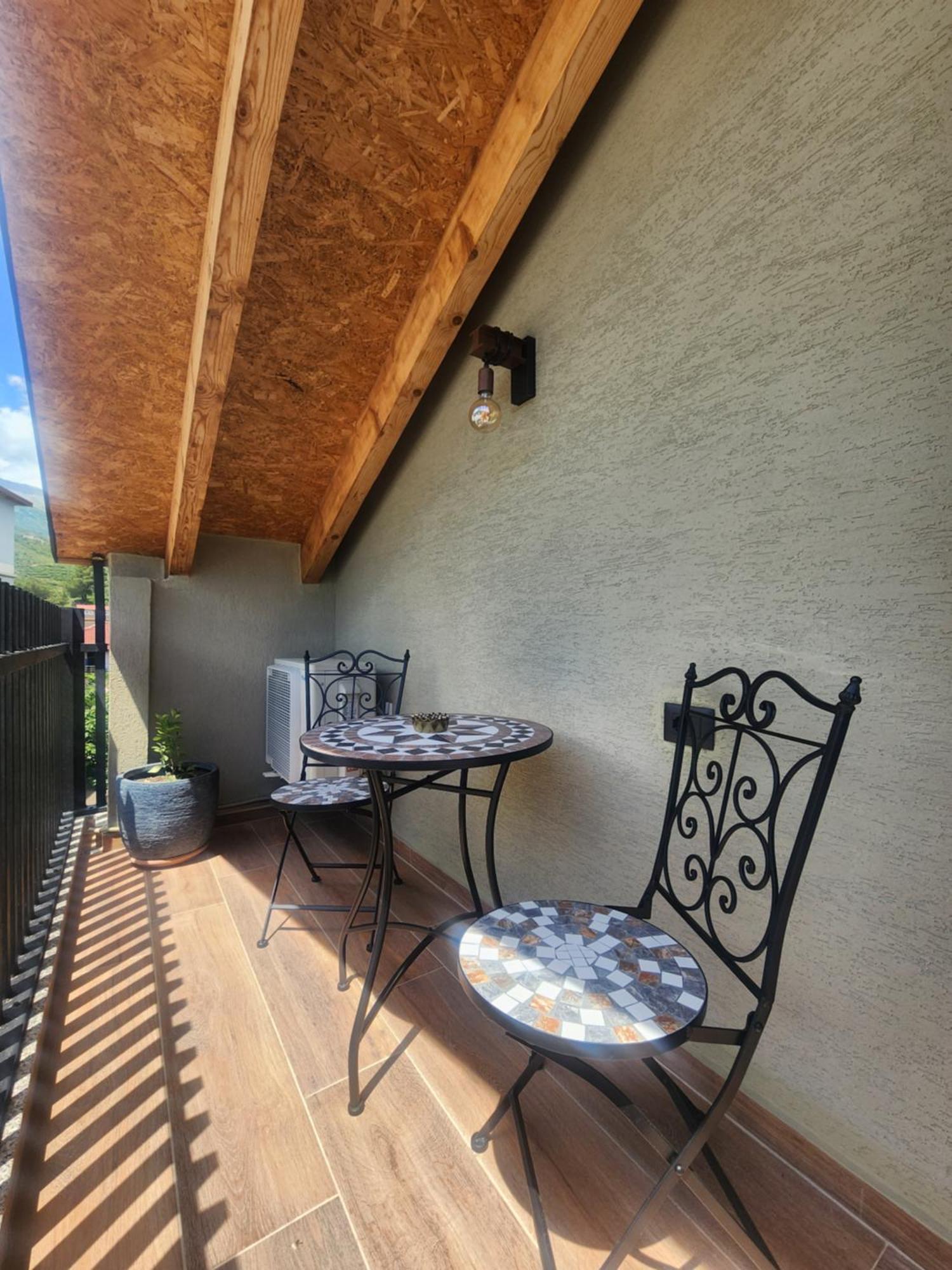 Guesthouse Te Avllia Kelcyre Bagian luar foto